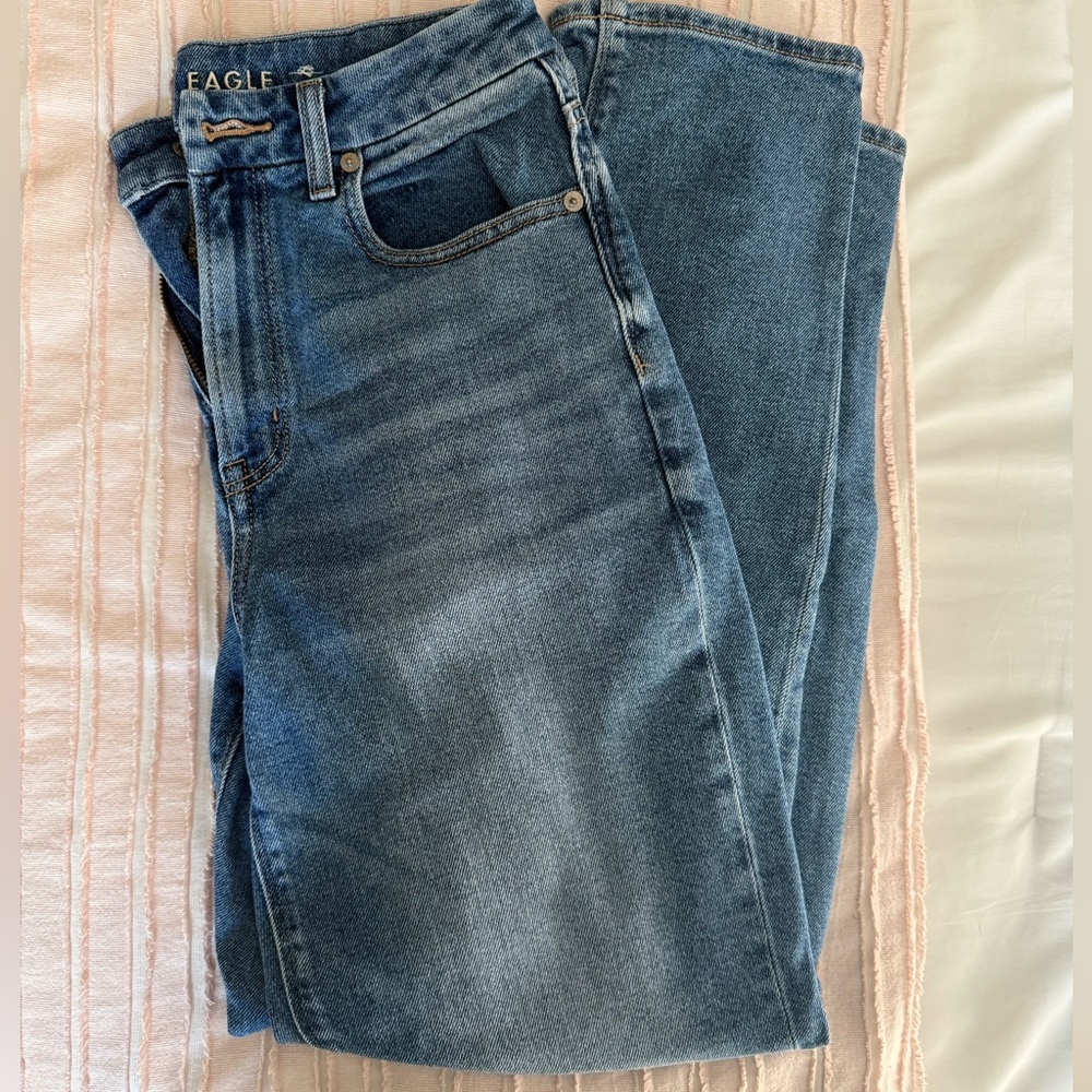 American Eagle Size 6 Curvy Mom Jeans
